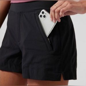 Athleta Trekkie North Shorts size 2XL